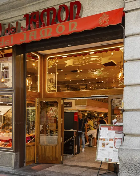 Fachada del Museo del Jamón en la Calle Mayor, Madrid