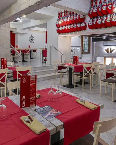 Salón en el Museo del Jamón de la Gran Vía, Madrid