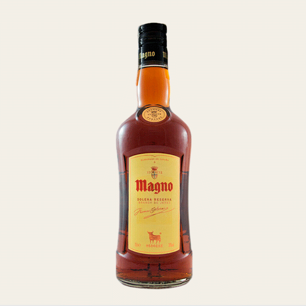 Botella de brandy Magno Solera Reserva