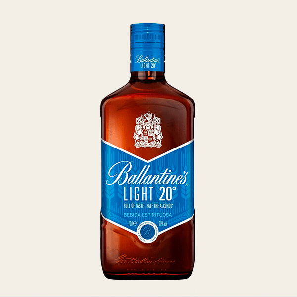 Botella de Ballantine's Light 20° blended scotch whisky